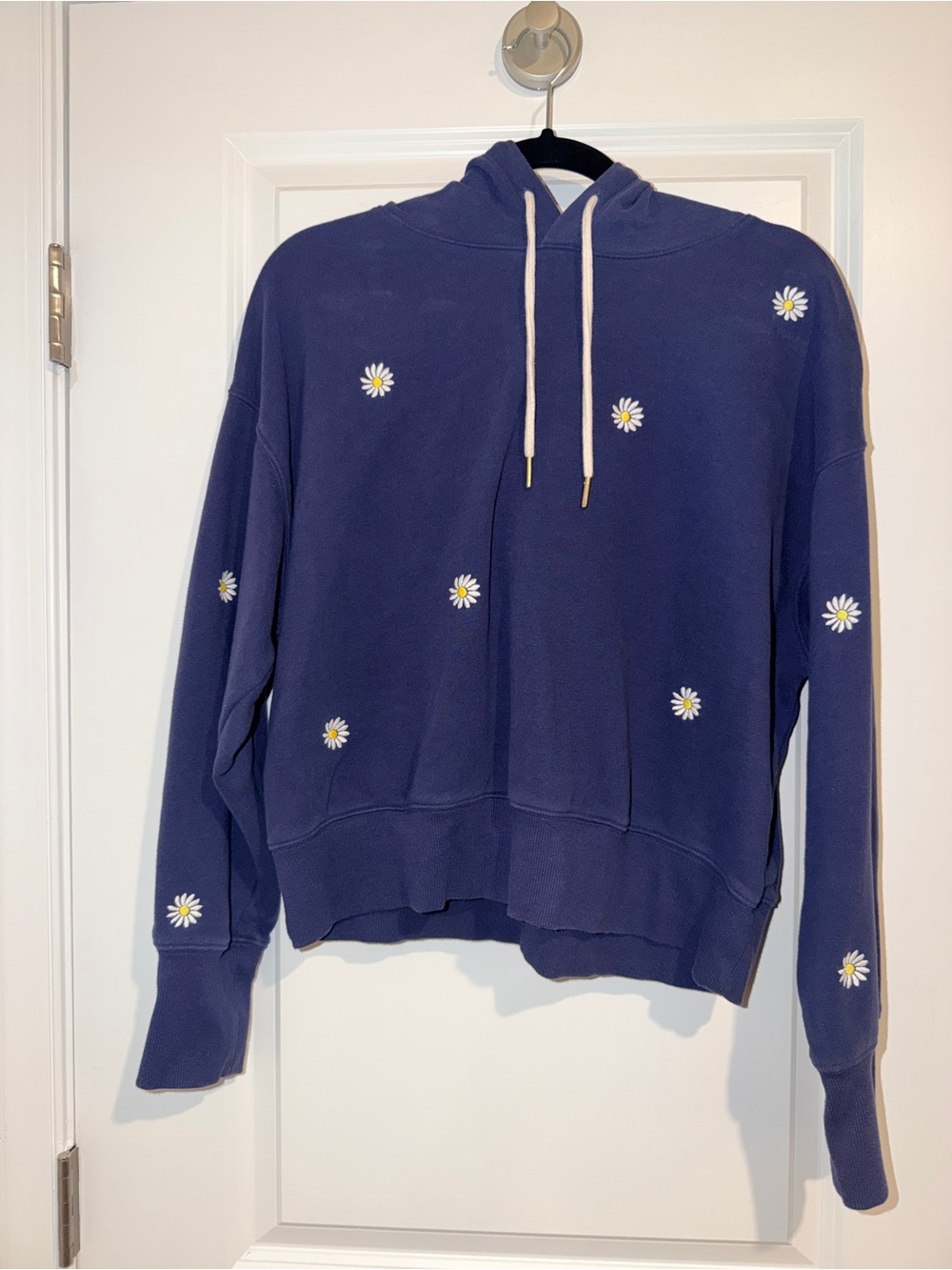Free Assembly Women's Navy Daisy Embroidered Hoodie and Sweatpants 2pc Set - Picture 7 of 15